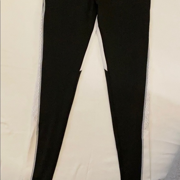 Black and white leggings - Picture 2 of 3